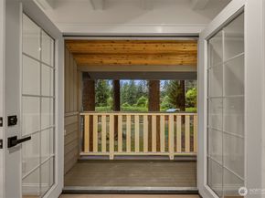 22842 NE 42nd St, Redmond WA 98053