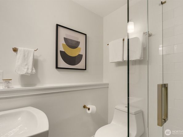 22842 NE 42nd St, Redmond WA 98053