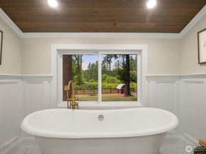 22842 NE 42nd St, Redmond WA 98053