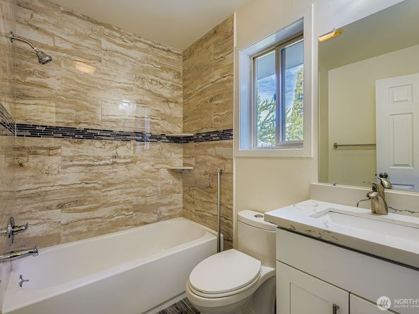 3124 SW 304th Street, Federal Way WA 98023
