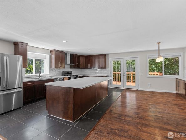 19207 135th Avenue SE, Renton WA 98058