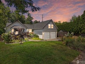19207 135th Avenue SE, Renton WA 98058