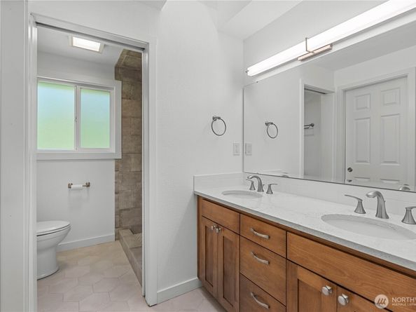 19207 135th Avenue SE, Renton WA 98058