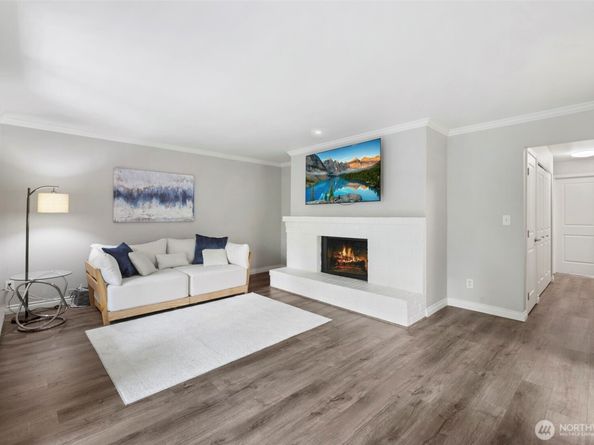 12703 NE 129th Court H202, Kirkland WA 98034