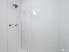 12703 NE 129th Court H202, Kirkland WA 98034