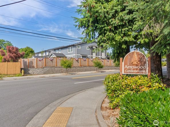 12703 NE 129th Court H202, Kirkland WA 98034
