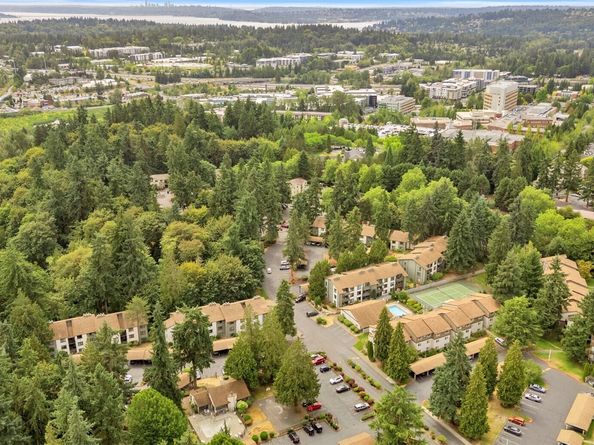 12703 NE 129th Court H202, Kirkland WA 98034