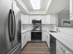 12703 NE 129th Court H202, Kirkland WA 98034
