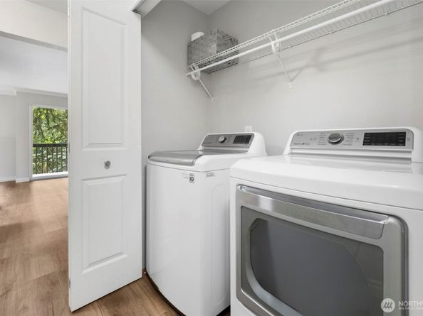 12703 NE 129th Court H202, Kirkland WA 98034