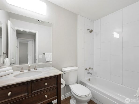 12703 NE 129th Court H202, Kirkland WA 98034