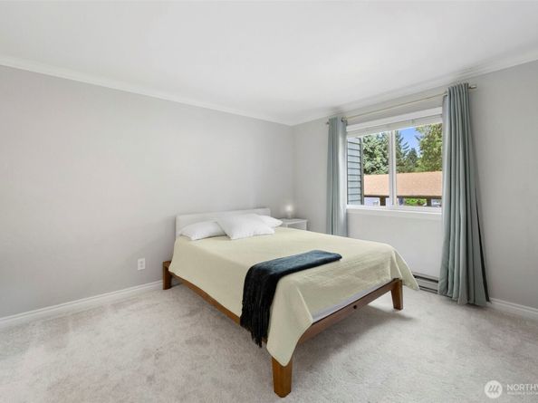 12703 NE 129th Court H202, Kirkland WA 98034