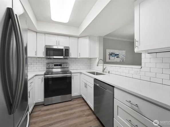 12703 NE 129th Court H202, Kirkland WA 98034