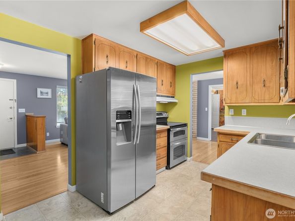 420 SW 127th Street, Seattle WA 98146
