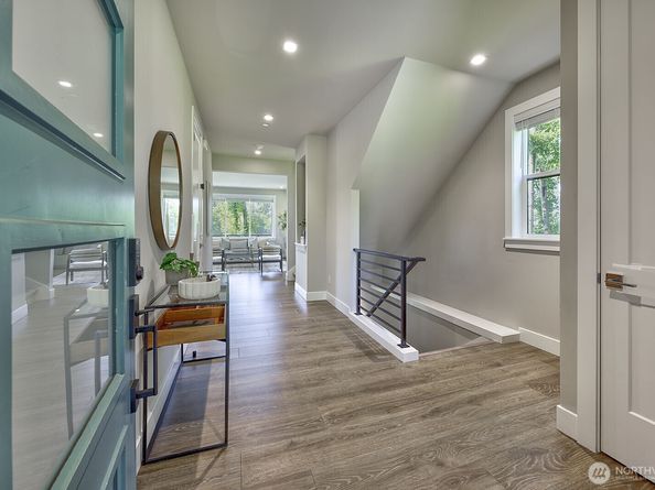 11030 NE 60th Lane, Bellevue WA 98006