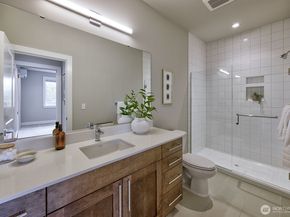 11030 NE 60th Lane, Bellevue WA 98006