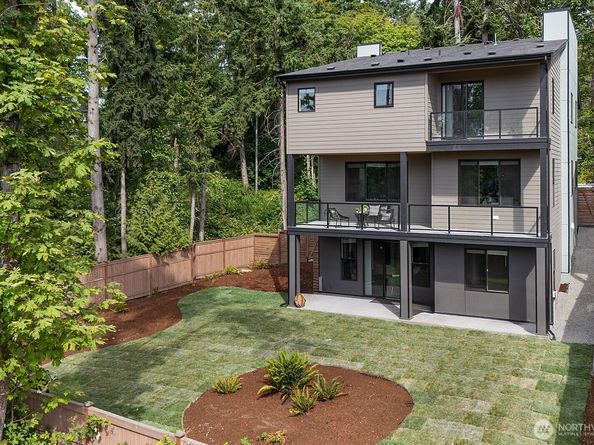 11030 NE 60th Lane, Bellevue WA 98006