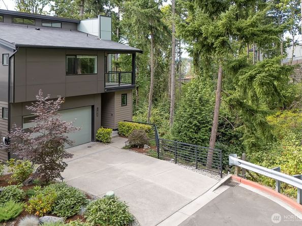 11030 NE 60th Lane, Bellevue WA 98006