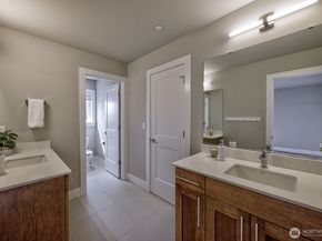 11030 NE 60th Lane, Bellevue WA 98006