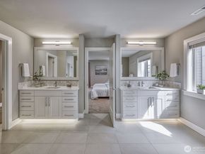 11030 NE 60th Lane, Bellevue WA 98006