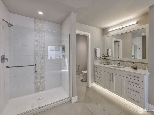 11030 NE 60th Lane, Bellevue WA 98006
