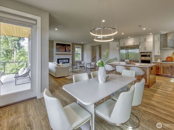 11030 NE 60th Lane, Bellevue WA 98006