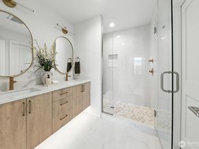 9020 13th Avenue NW B, Seattle WA 98117