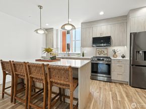 9020 13th Avenue NW B, Seattle WA 98117
