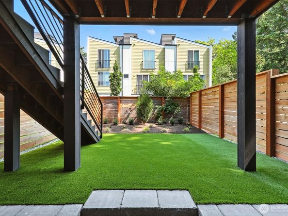9020 13th Avenue NW B, Seattle WA 98117
