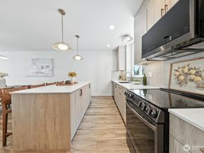 9020 13th Avenue NW B, Seattle WA 98117