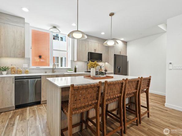 9020 13th Avenue NW B, Seattle WA 98117