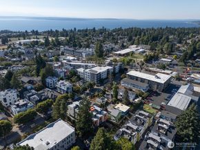 9020 13th Avenue NW B, Seattle WA 98117