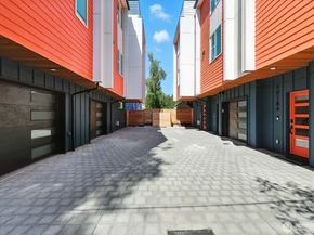 9020 13th Avenue NW B, Seattle WA 98117