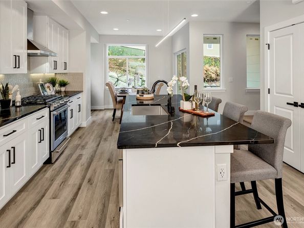 6722 NE 187th Street 105, Kenmore WA 98028