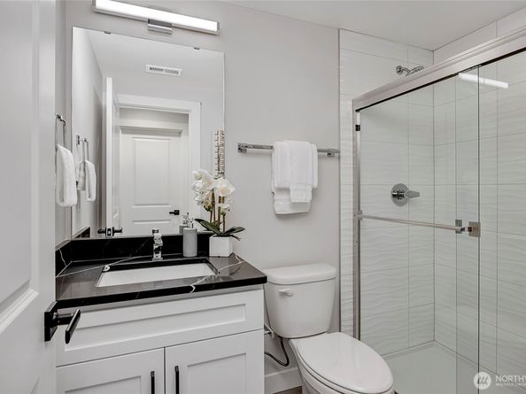 6722 NE 187th Street 105, Kenmore WA 98028