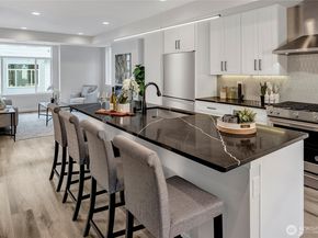 6722 NE 187th Street 105, Kenmore WA 98028
