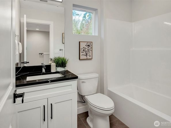 6722 NE 187th Street 105, Kenmore WA 98028