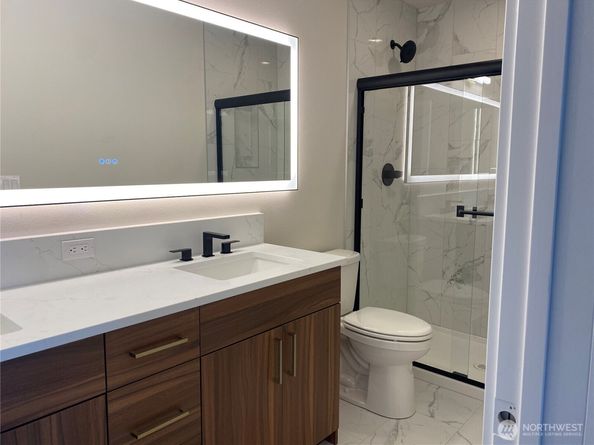 6722 NE 187th Street 105, Kenmore WA 98028
