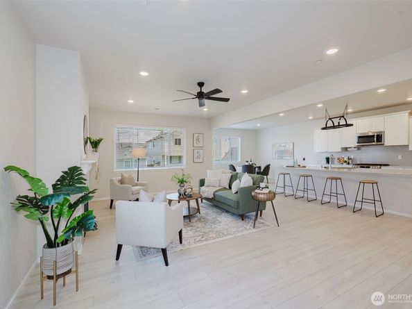 948 Panoramic Loop, Bremerton WA 98312