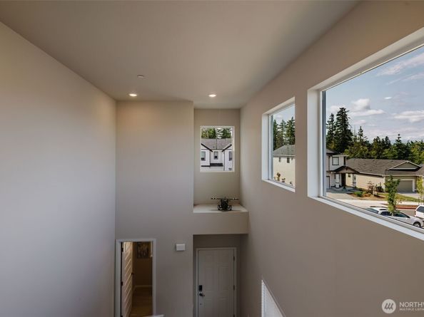 948 Panoramic Loop, Bremerton WA 98312