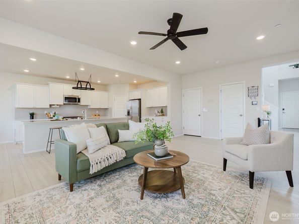 948 Panoramic Loop, Bremerton WA 98312