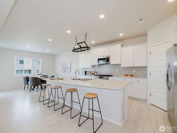 948 Panoramic Loop, Bremerton WA 98312