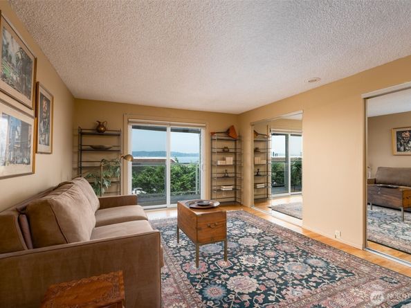 10203 47th Avenue SW C3, Seattle WA 98146