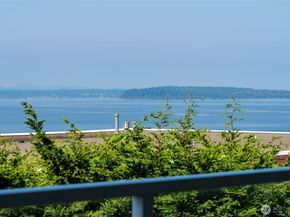 10203 47th Avenue SW C3, Seattle WA 98146