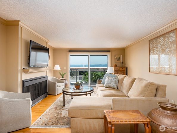 10203 47th Avenue SW C3, Seattle WA 98146