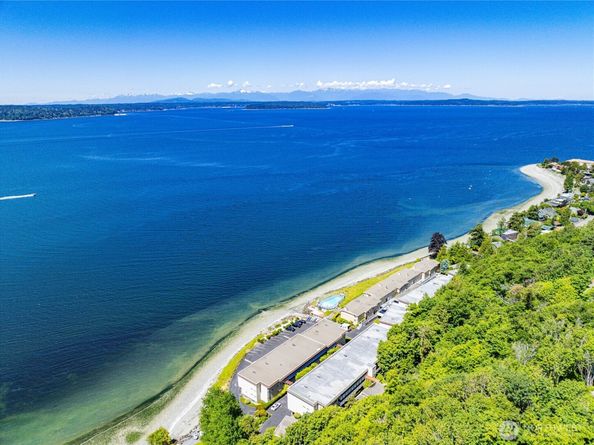 10203 47th Avenue SW C3, Seattle WA 98146