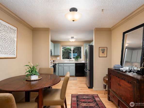 10203 47th Avenue SW C3, Seattle WA 98146