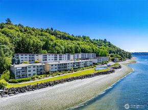 10203 47th Avenue SW C3, Seattle WA 98146