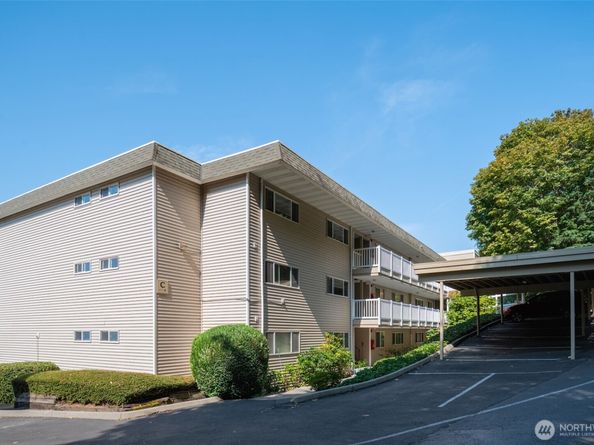 10203 47th Avenue SW C3, Seattle WA 98146