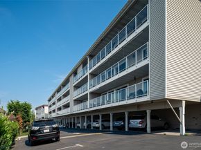 10203 47th Avenue SW C3, Seattle WA 98146
