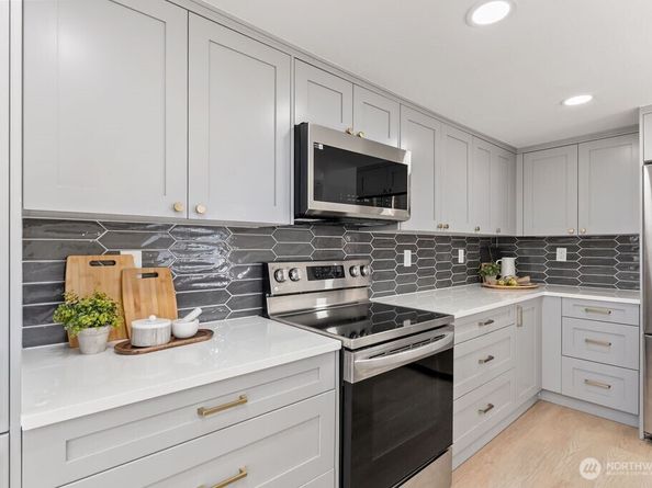 6226 NE 198th Street, Kenmore WA 98028
